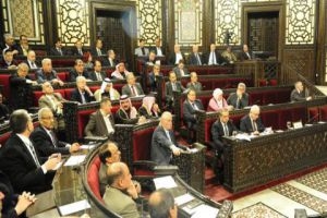 البرلمان يناقش تعديل رسوم تراخيص الأسلحة والذخائر