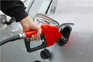 الرئيس الأميركي : يتعهد باجتياز ارتفاعات أسعار البنزين
