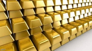 الذهب يصعد مع تعزز جاذبية المعدن كملاذ آمن