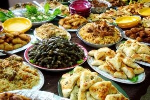 شيف سوري يقدم نصائح هامة حول تناول الإفطار والسحور في شهر رمضان