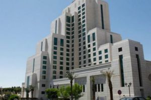  فايننشال تايمز: سامر فوز يشتري حصة الوليد بن طلال في فندق (فورسيزنز دمشق)