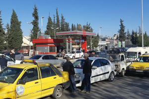 حماة.. تأخر رسائل البنزين المدعوم وتوافره بسعر مضاعف في السوق السوداء