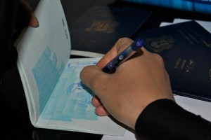رفع رسوم جواز «السفر الفوري» في سوريا إلى مليون وخمسة آلاف ليرة