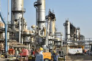  السعودية تحافظ على خفض إنتاج النفط حتى نهاية العام