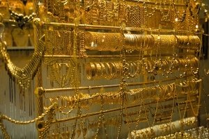 تراجع طفيف بسعر غرام الذهب في سوريا... الليرات الذهبية لا تزال فوق الـ 11 مليون ليرة سورية