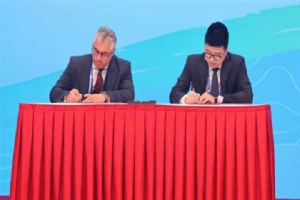 مصر توقع مشروع «الألياف الضوئية» مع الصين بقيمة 18 مليون دولار 