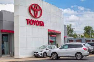 مجموعة «تويوتا» تحقق مستويات إنتاج قياسية وتتأخر في أسواق «السيارات الكهربائية»