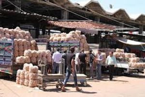 تجار سوق الهال في دمشق يصفون قرار وزارة التموين بضرب من الخيال!