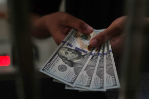  «كهرباء مصر» ترفع سعر الدولار في موازنة شركاتها