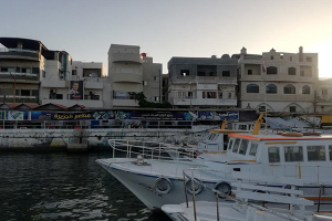 كميات كبيرة من المازوت لأهالي «جزيرة أرواد» تعويضاً عما بذلوه لإنقاذ ركاب المركب اللبناني الغارق