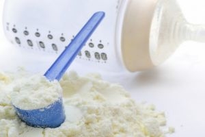 وزارة حماية المستهلك تؤكد: الحليب المجفف في الأسواق معظمه مهرب وأسعاره مرتفعة!