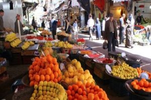 تجار سوق الهال: قلة الفواكه وتصديرها وراء ارتفاع أسعارها