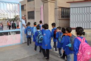  جيل جديد من قصار القامة في المدارس السورية .. والسبب سوء التغذية
