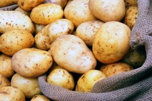 كيلو البطاطا في صالات السورية للتجارة بـ260 ليرة