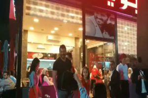 محافظة دمشق تغلق مطعم (أبو يعرب) لصاحبه يزن السيد
