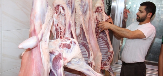  التهريب و منع الاستيراد يرفعان أسعار اللحوم لمستويات قياسية في سورية
