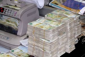 ورقة الـ 10 آلاف ليرة.. هل تساعد على تخفيف التضخم في سوريا؟