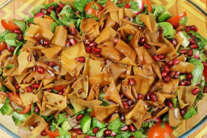 موائد رمضان بنكهة الغلاء...نحو 20 تكلفة «طبق الفتوش » بأقل المكونات في سوريا