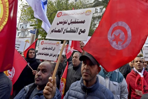 إضراب النقل يشل تونس: آلاف المواطنين بلا مواصلات وسط أزمة اقتصادية خانقة
