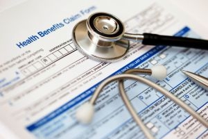 خسائر شركات التأمين الطبي تصل إلى 245%..واحتيال ووصفات وهمية!
