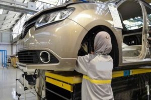 الحكومة عازمة على تطوير صناعة السيارات محلياً