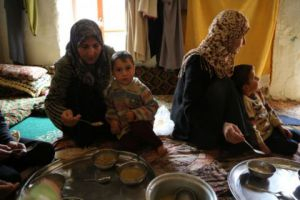 الأسرة السورية تحتاج إلى 295 ألف ليرة لتغطية تكاليف المعيشة شهرياً