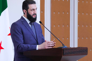 الرئيس السوري أحمد الشرع يحضر القمة العربية الطارئة في القاهرة