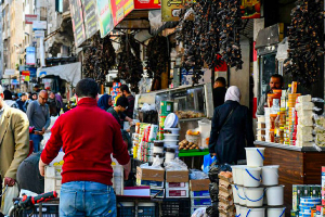 تكاليف الغذاء في رمضان تصل إلى 2.8 مليون ليرة رغم تراجع نفقات المعيشة في سوريا 