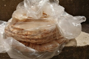 بعد تصريحات الوزير.. التجارة الداخلية تنفي رفع سعر الخبز في سوريا?!