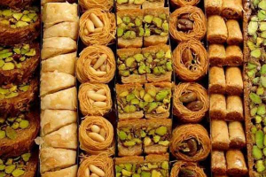 دمشق استهلكت نحو 30 طن حلويات تقريباً في العيد..10 أطنان منها من الأنواع الفاخرة 