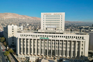 المركزي السوري يخفض سعر صرف الدولار إلى 11,000 ليرة لأول مرة منذ 50 يوماً