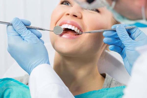 مراجعة عيادات الأسنان «رفاهية» في دمشق.. تكلفة سحب العصب تصل إلى 160 ألف ليرة