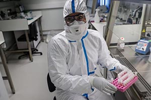 3 شركات تحرز تقدما في تطوير لقاح مضاد لفيروس كورونا