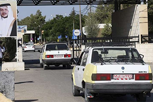 بعد فتح المعبر.. ثلثا سيارات نقل الركاب جددت موافقة العمل على خط درعا-الأردن