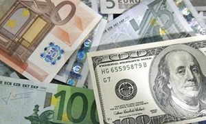 الدولار يصعد أمام اليورو بعد تصريحات المركزي الأوروبي