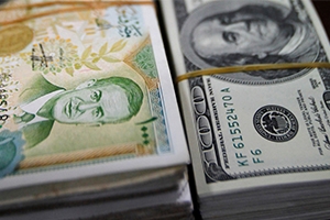 وفق ثلاث سيناريوهات.. مصادر تكشف سر انخفاض سعر صرف الدولار مقابل الليرة السورية