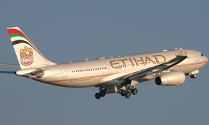 الإمارات تمنع جميع شركات الطيران المسجلة لديها من الدخول أوالتحليق فوق الأجواء السورية