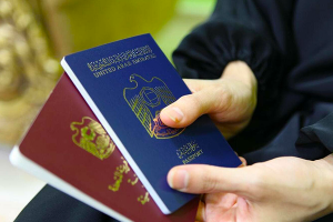 الإمارات تُعدل شروط منح جنسيتها ..أهمها منع رهن جواز السفر و التخلي عن الجنسية الأصلية