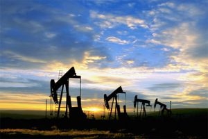 وزارة النفط: نسعى لرفع إنتاج النفط إلى أكثر من 25 مليون برميل خلال 2018