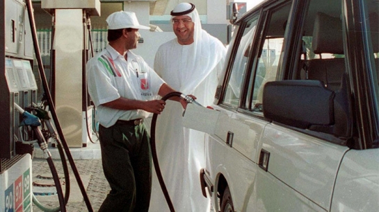 سعر البنزين في ليبيا الأرخص عربيا.. وسورية بالمرتبة الثامنة من أصل 22 دولة متفوقةً على الإمارات