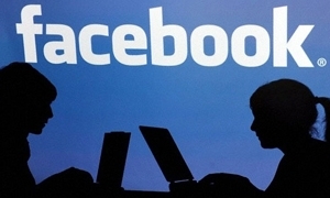 فيسبوك يربح 1.56 مليار دولار خلال الربع الأخير من 2015