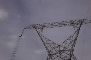  سوريا.. لصوص يسرقون خطوط كهرباء جديدة