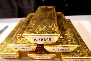 الذهب يتعافى مع هبوط الدولار 