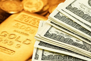  الدولار يرتفع بعد هبوطه  والذهب يتراجع من أعلى مستوى في 5 أشهر 