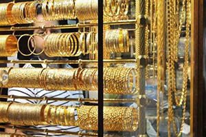 أسعار الذهب في سورية تواصل إرتفاعاتها .. الغرام يقفز 300 ليرة والأونصة عند 615 ألف ليرة