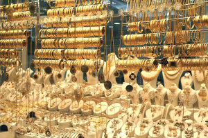 الذهب يسجل قفزات قياسية في السوق السورية خلال الربع الأول.. غرام الذهب يبلغ أعلى مستوى في التاريخ
