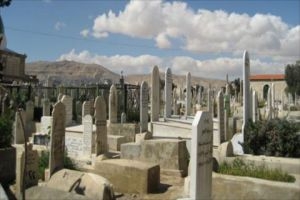في دمشق..القبر بمليون ونصف ليرة والمحافظة تمنع الدفن إلا بدفتر العائلة 