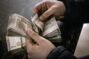 الليرة السورية تتحسن أمام الدولار...إليكم التفاصيل الكاملة من بزنس 2بزنس
