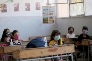 ٢٠٠ إصابة بالكورونا في المدارس السورية.. وخيار الإغلاق غير مطروح