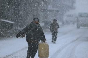 سوريا: البرد يرفع سعر المازوت الأسود.. الليتر ما بين 1800  إلى 2500 ليرة!